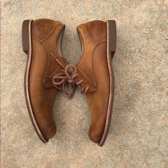 UGG men’s Oxford 9.5. Brown nubuck leather. NWOT - Picture 9 of 13